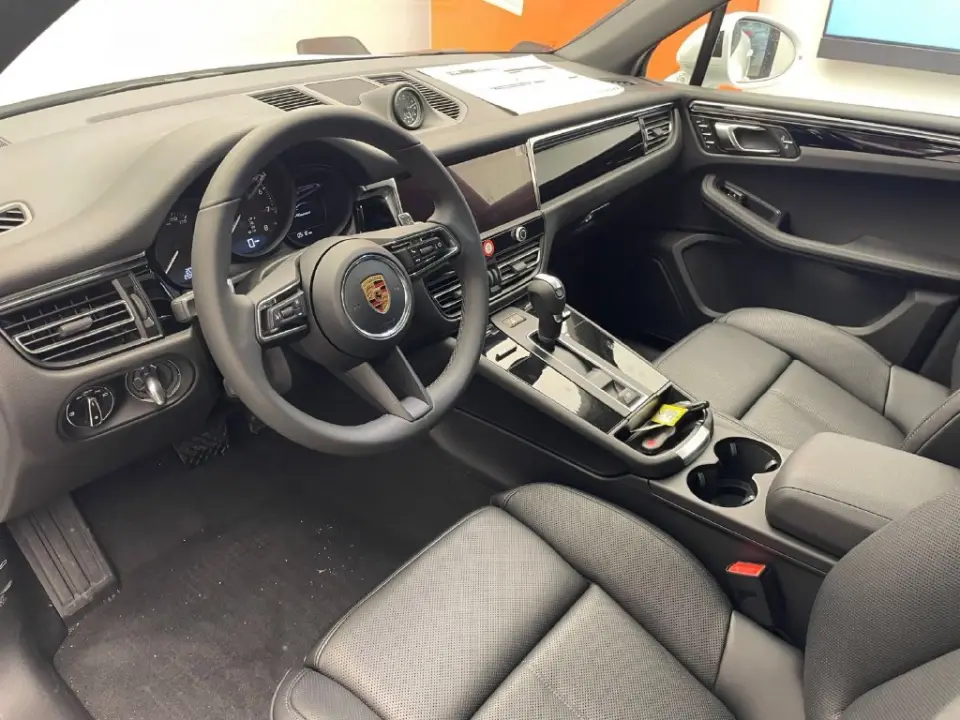 2026 Porsche Macan Base - Photo 31