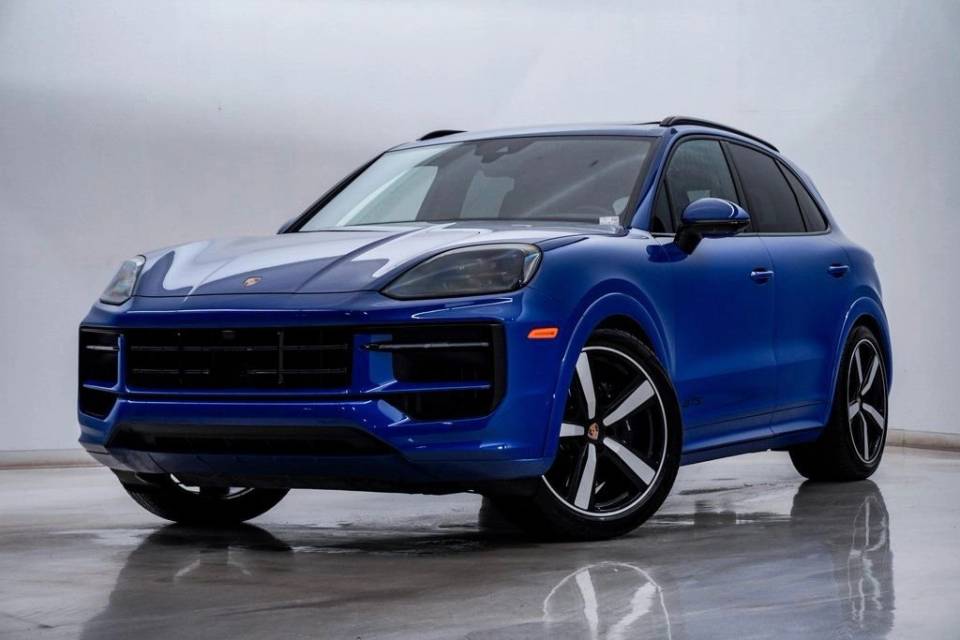 2025 Porsche Cayenne GTS