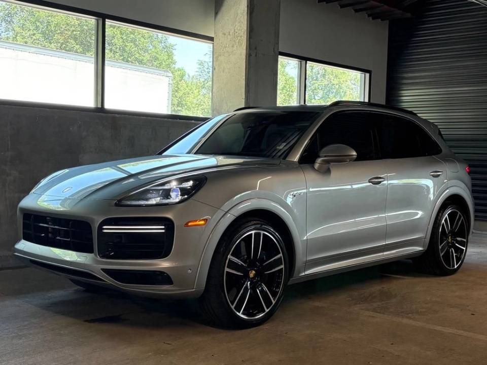 2023 Porsche Cayenne (S/GTS/Turbo)