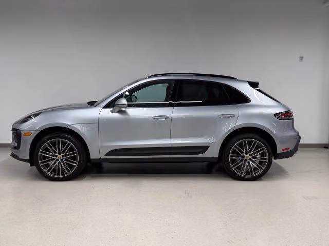 2026 Porsche Macan Base - Photo 11