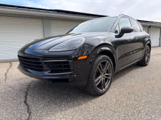 2022 Porsche Cayenne -'s photo