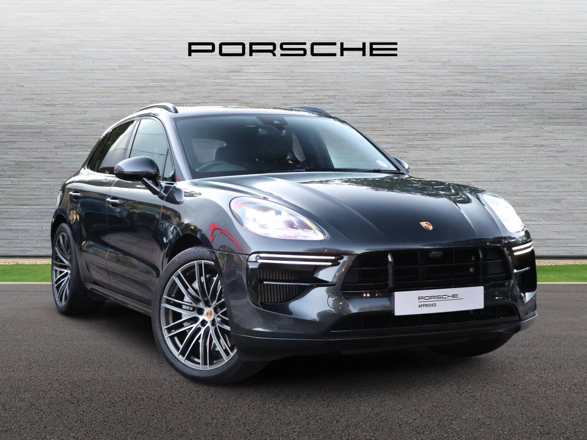 Macan Turbo, photo 1 of 33