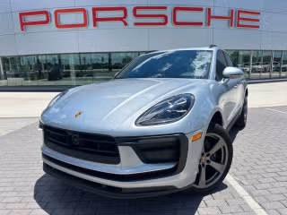 2023 Porsche Macan -'s photo