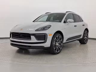 2026 Porsche Macan -'s photo