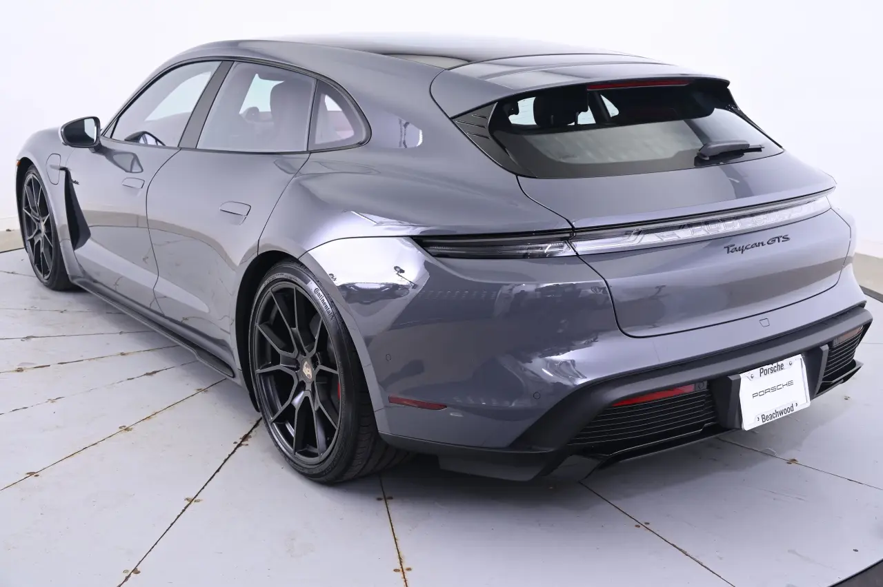 2026 Porsche Taycan GTS - Photo 24