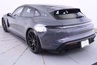 2026 Porsche Taycan GTS - Photo 17