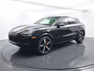 2024 Porsche Cayenne S's photo