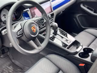 2026 Porsche Macan S - Photo 25