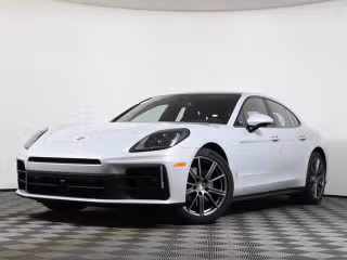 2026 Porsche Panamera 4's photo