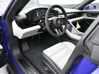2026 Porsche Taycan GTS - Photo 29