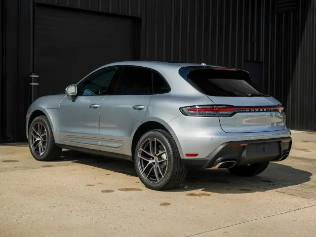 2026 Porsche Macan - Photo 22