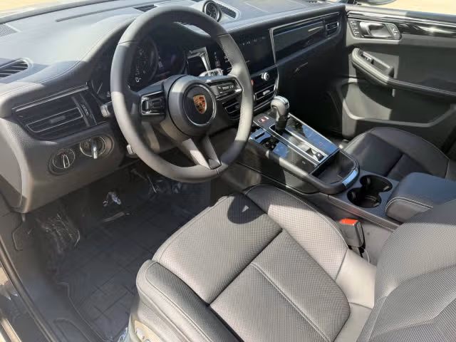 2026 Porsche Macan Base - Photo 26