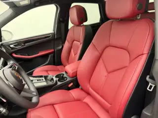 2026 Porsche Macan Base - Photo 37
