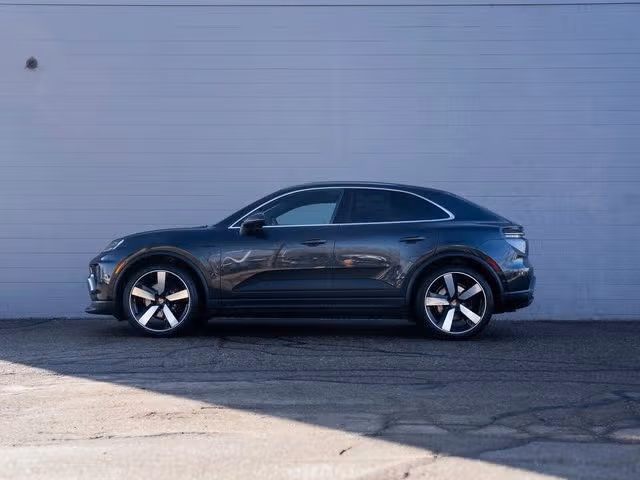 2026 Porsche Macan Base - Photo 12