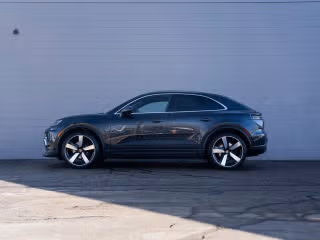 2026 Porsche Macan Base - Photo 9