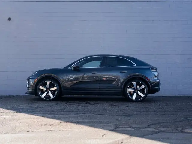 2026 Porsche Macan Base - Photo 15