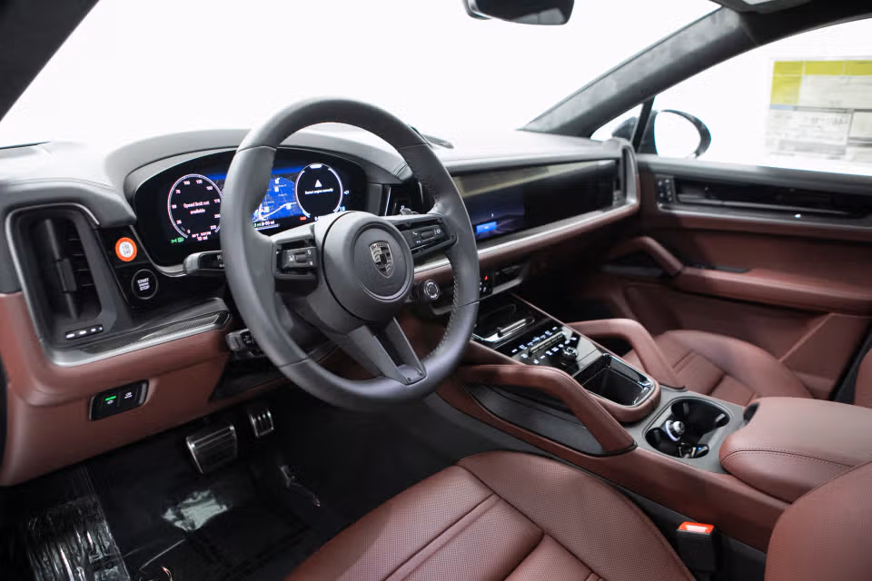 2026 Porsche Cayenne Coup Turbo E-Hybrid - Photo 27