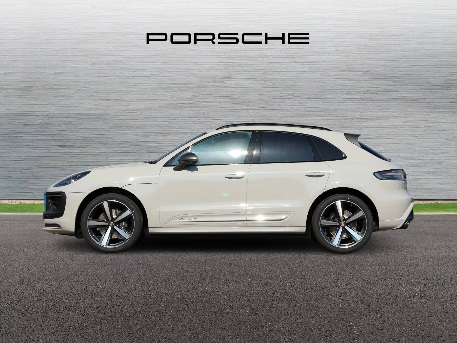 Macan T, photo 2 of 38