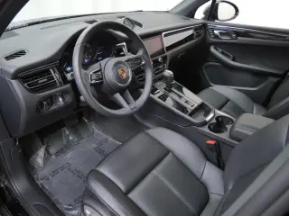 2026 Porsche Macan T - Photo 29