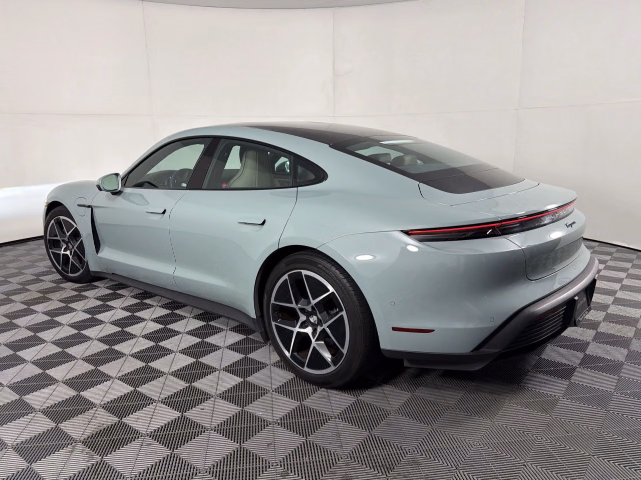 2025 Porsche Taycan 20