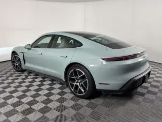 2025 Porsche Taycan 21