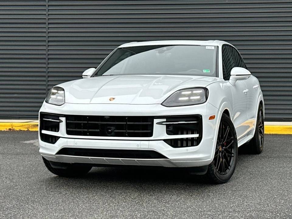 2025 Porsche Cayenne GTS