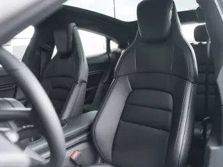2026 Porsche Taycan Base - Photo 37