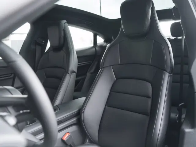 2026 Porsche Taycan Base - Photo 38