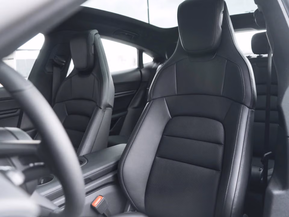 2026 Porsche Taycan Base - Photo 35