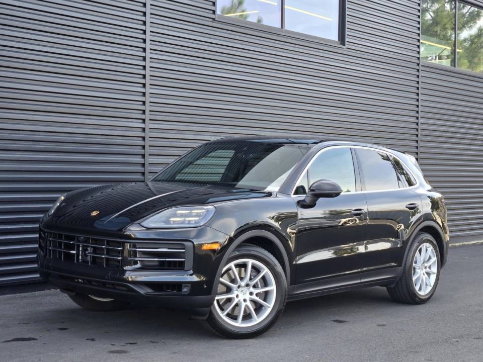 2025 Porsche Cayenne Base