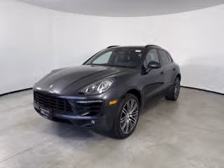 2017 Porsche Macan -'s photo