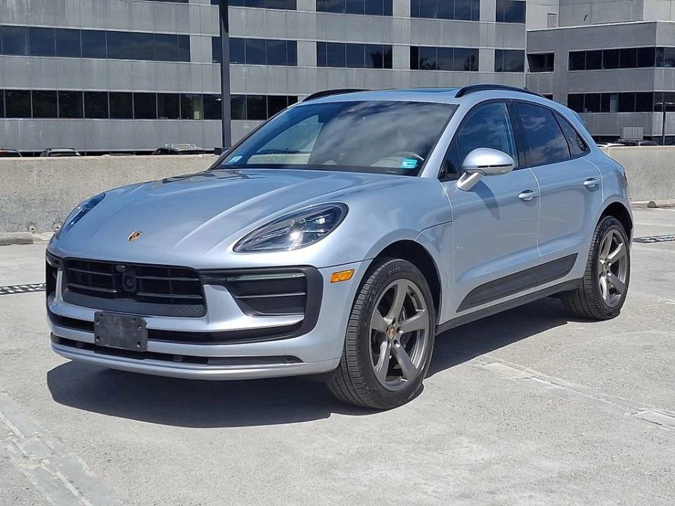2023 Porsche Macan Base