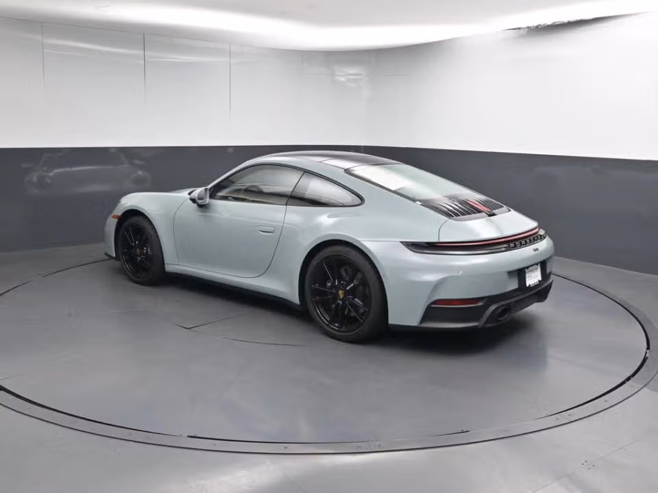 2025 Porsche 911 - Photo 19