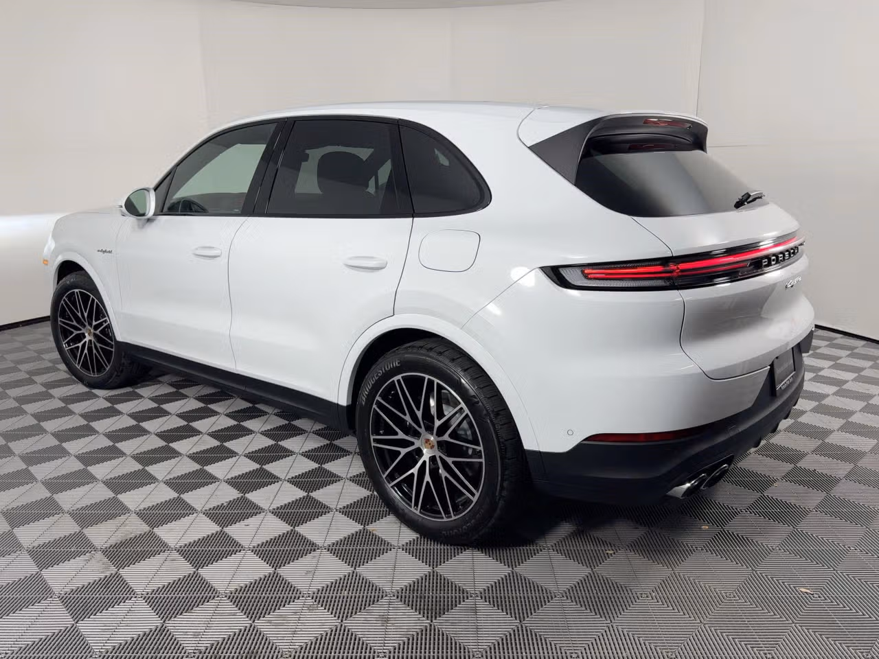 2026 Porsche Cayenne E-Hybrid - Photo 20