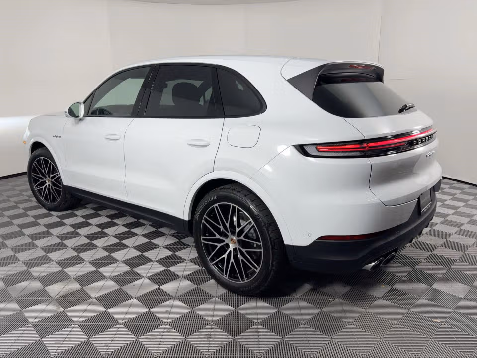 2026 Porsche Cayenne E-Hybrid - Photo 19