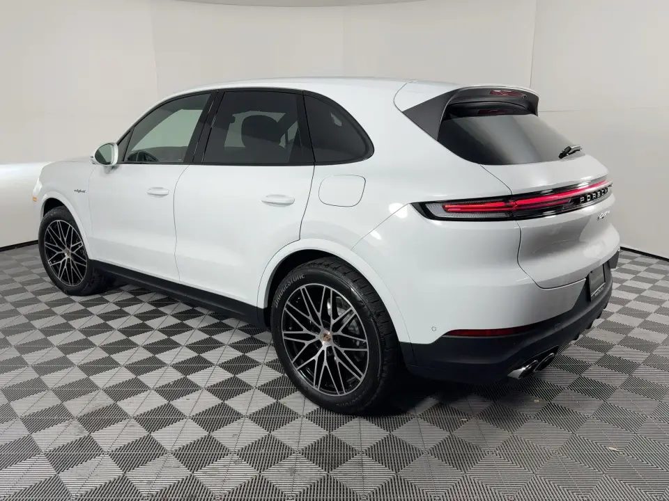 2026 Porsche Cayenne E-Hybrid - Photo 23