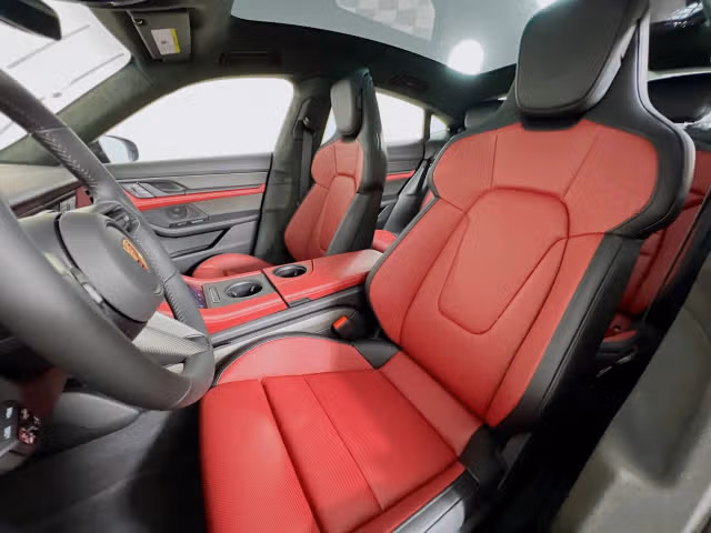 2026 Porsche Taycan GTS - Photo 34