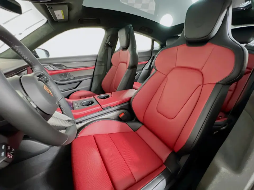 2026 Porsche Taycan GTS - Photo 39
