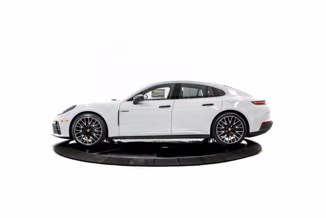 2026 Porsche Panamera 4 E-Hybrid - Photo 10