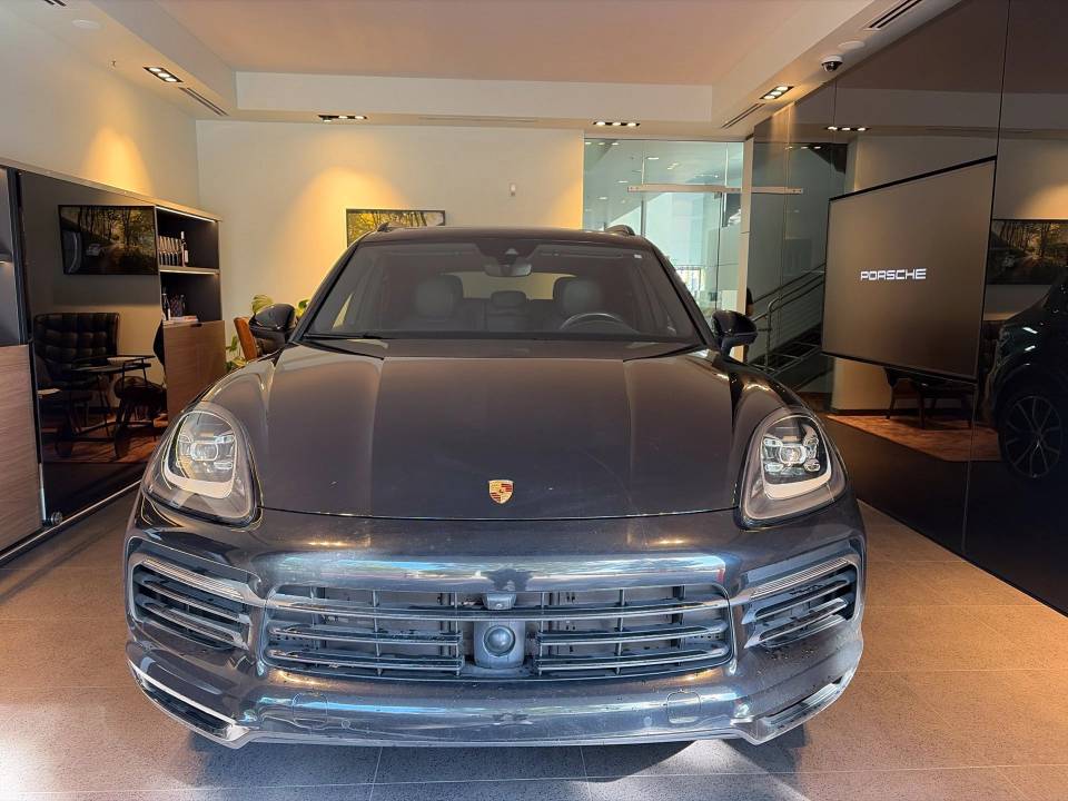 2023 Porsche Cayenne Base