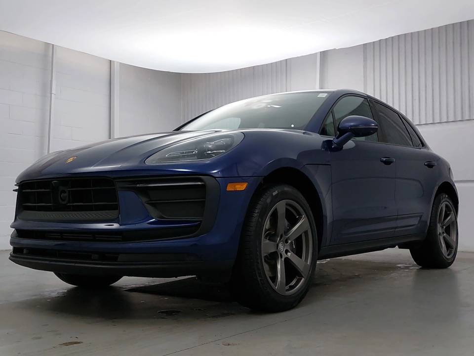 2026 Porsche Macan Base