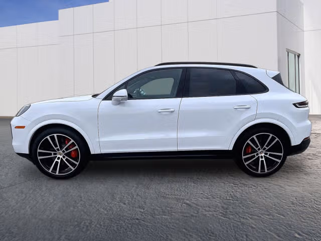 2024 Porsche Cayenne S - Photo 10