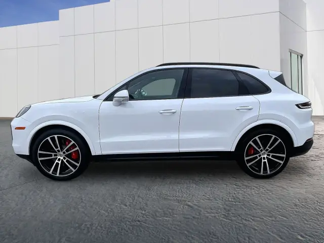 2024 Porsche Cayenne S - Photo 14
