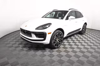 2026 Porsche Macan's photo