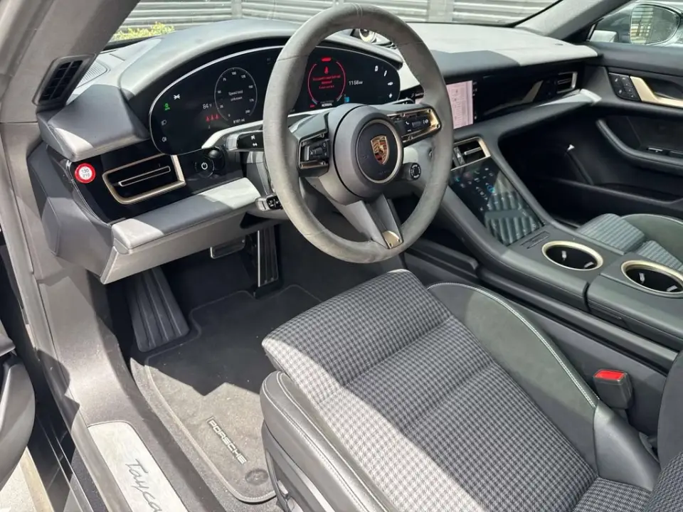 2025 Porsche Taycan S - Photo 31