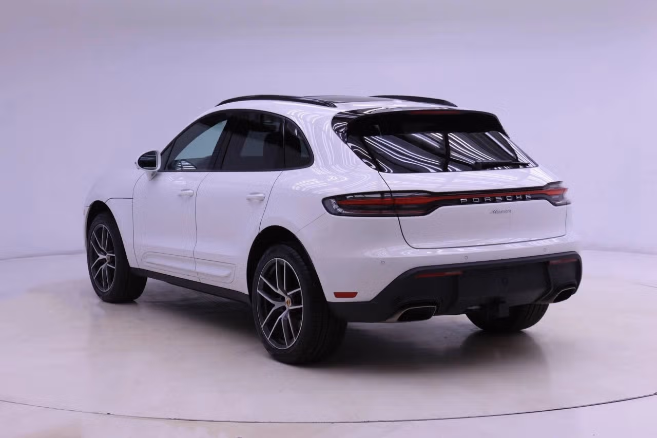 2025 Porsche Macan - Photo 20