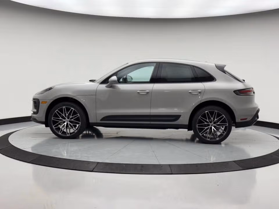 2026 Porsche Macan Base - Photo 11