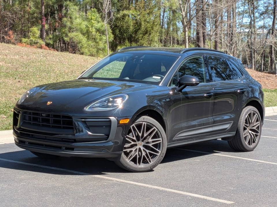 2022 Porsche Macan Base