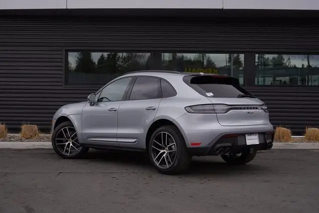 2026 Porsche Macan - Photo 22