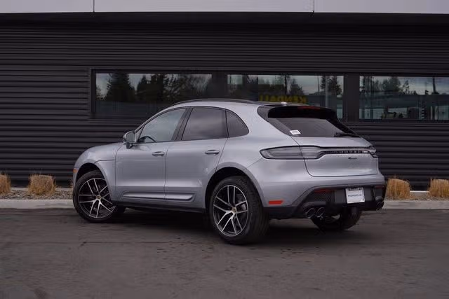 2026 Porsche Macan - Photo 19